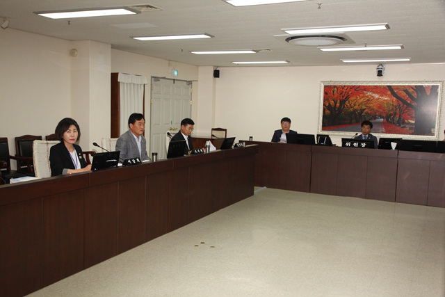제235회 제1차 자치행정위원회  조례심사