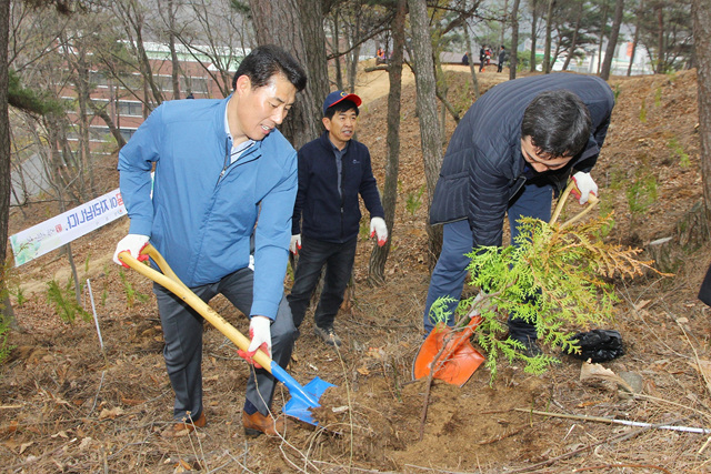제74회 식목일행사 참석