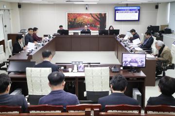 의회운영위원회 안건심사 및 업무보고
