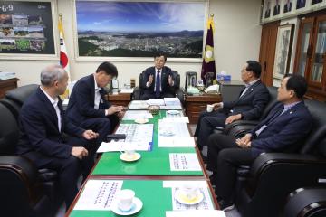 의장단, 상임위원장 간담회