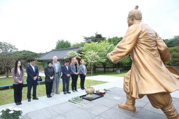 전봉준장군 동학농민군상 헌화 및 참배