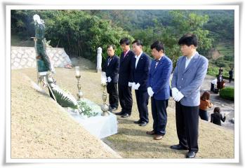 6.25 피학살묘및 42주지묘 참배
