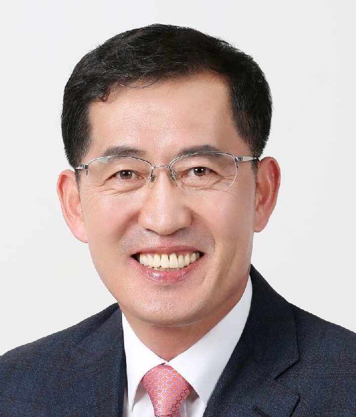 이복형 의장