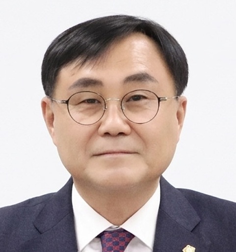 박일 의회운영위원장