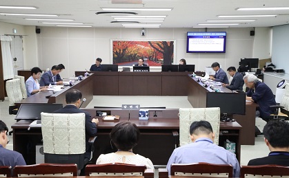 의회운영위원회 사진